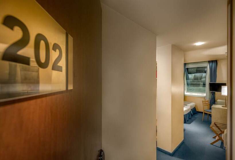 Номер Стандарт, Up Congreso