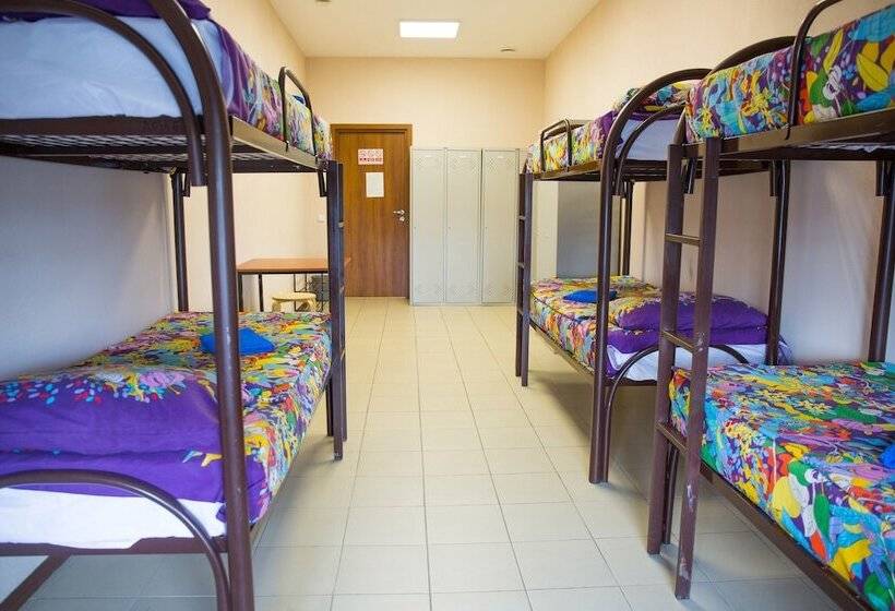 Кровать в Общей Комнате, & Hostel Klever