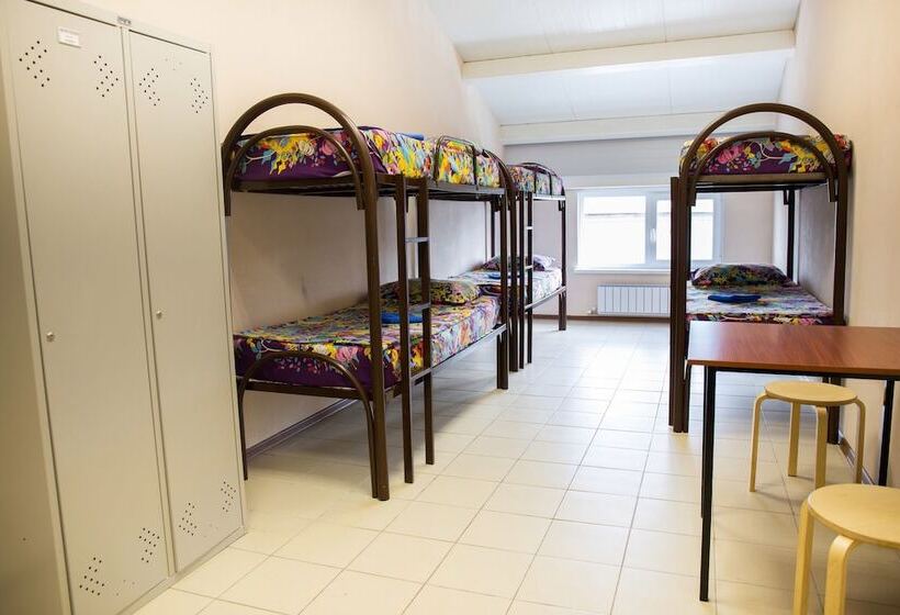 Кровать в Общей Комнате, & Hostel Klever