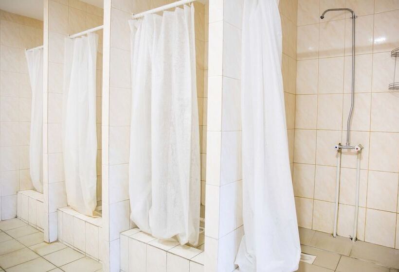 Кровать в Общей Комнате, & Hostel Klever