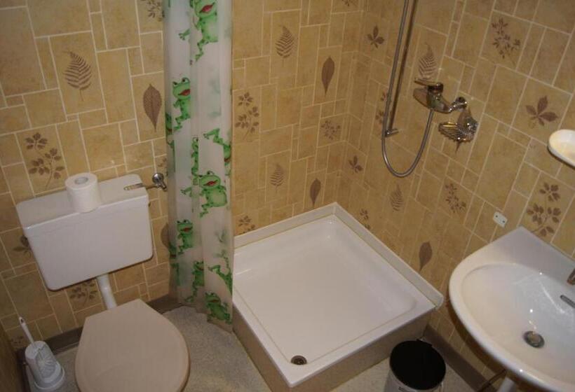 패밀리 룸, Bärghuus Axalp