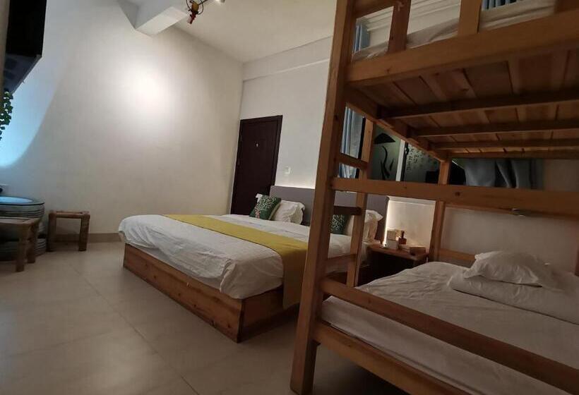 Quarto Familiar, Tulou Panda Homestay