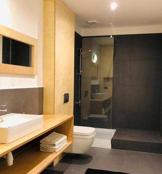 جناح سوبيريور, Barcelona Rooms