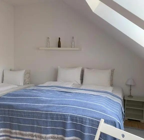 コンフォートトリプルルーム, Barcelona Rooms