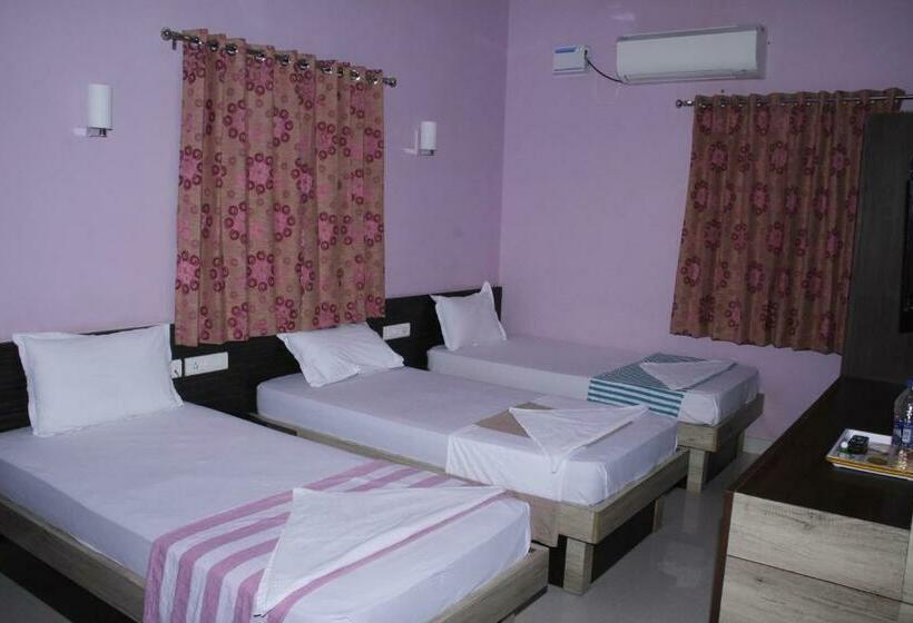 Standard Trippelrum, Jeyam Residency