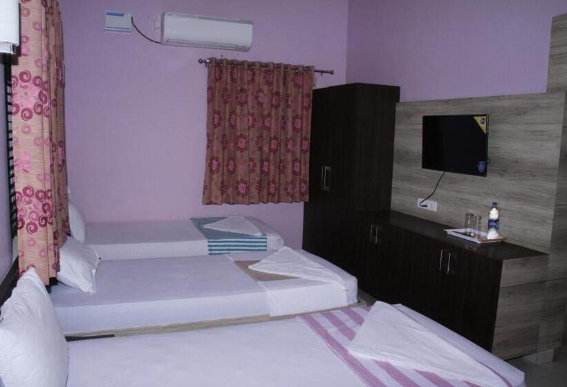 Standard Trippelrum, Jeyam Residency