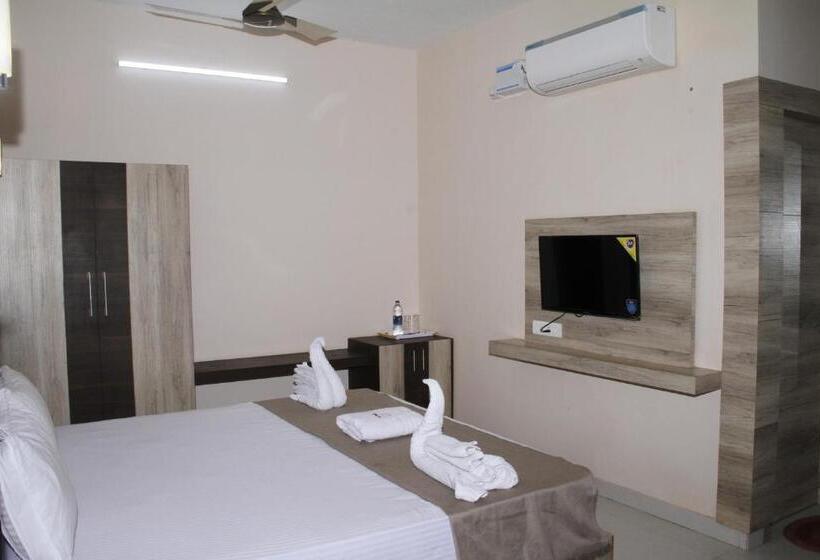 Standard Trippelrum, Jeyam Residency