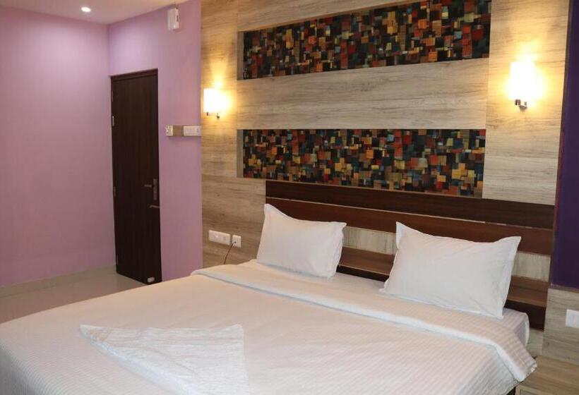 Deluxe Trippelrum, Jeyam Residency