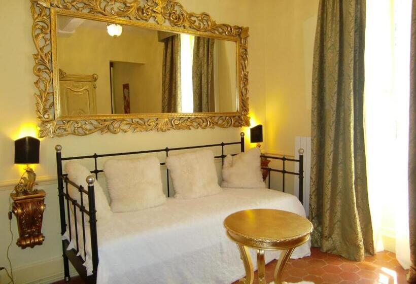 جناح مطلّ علي الحديقة, Château Rieutort