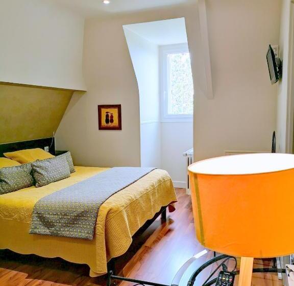 Номер Комфорт, De La Pagézie