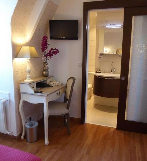 Номер Стандарт, De La Pagézie