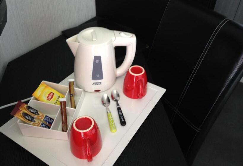 غرفة قياسية سرير كينج, Hôtel Calme Des Pins & Spa