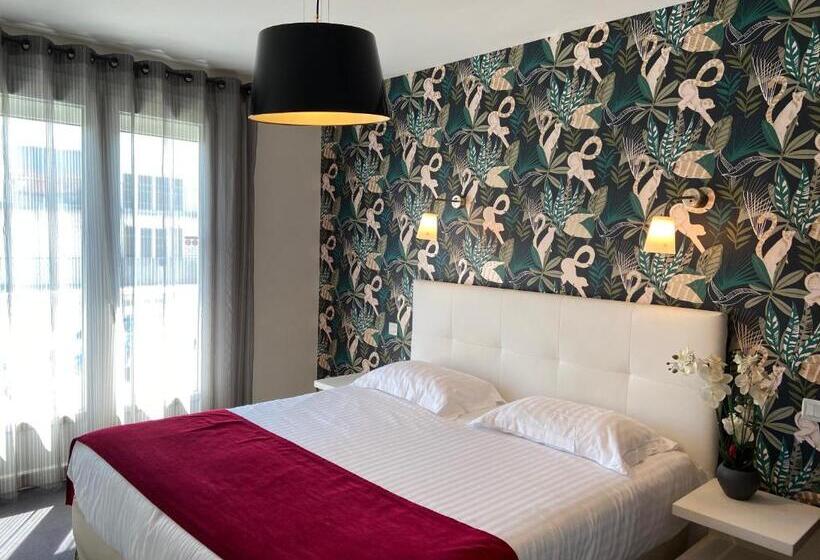 غرفة قياسية سرير كينج, Hôtel Calme Des Pins & Spa