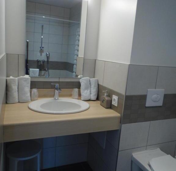 חדר סטנדרט לארבעה, Hôtel Du Petit Matelot