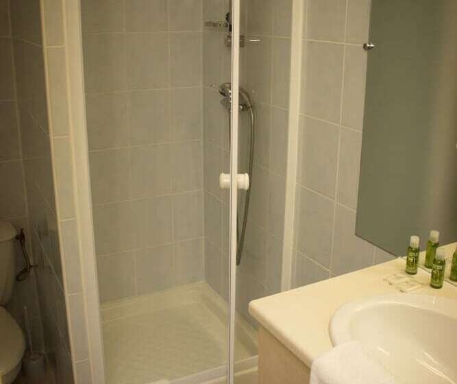 标准三人间, Le Terminus