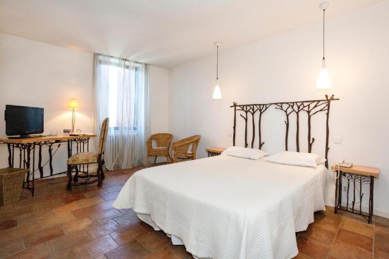 Номер Комфорт, Logis Hôtels   Hôtel Restaurant Du Midi