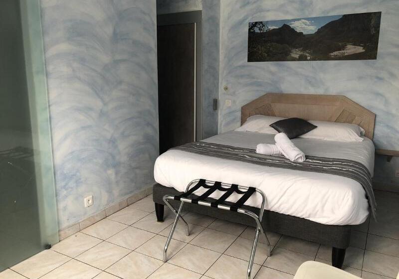 스탠다드 룸 킹사이즈 침대, Logis Hôtel Restaurant Bellevue