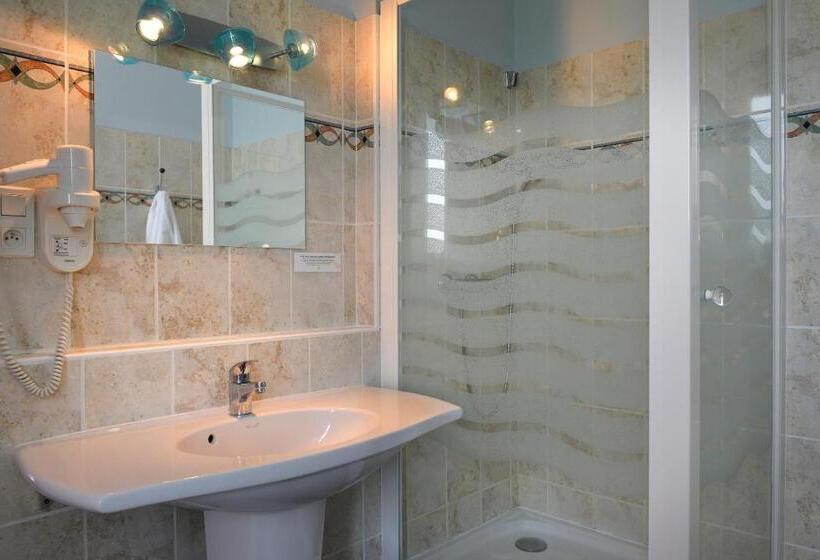 Номер Стандарт, Logis Hôtels Restaurant Le Dauphin