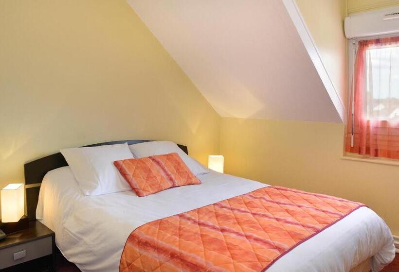 Номер Стандарт, Logis Hôtels Restaurant Le Dauphin