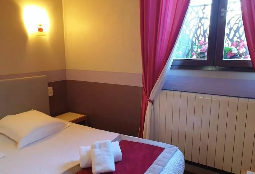 スタンダードルーム, Relais Vosgien   Hôtel Restaurant La Table De Sophia