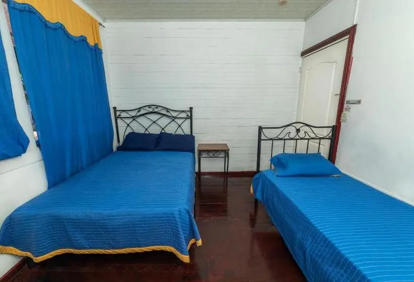 اتاق استاندارد, Hostal Amador Familiar