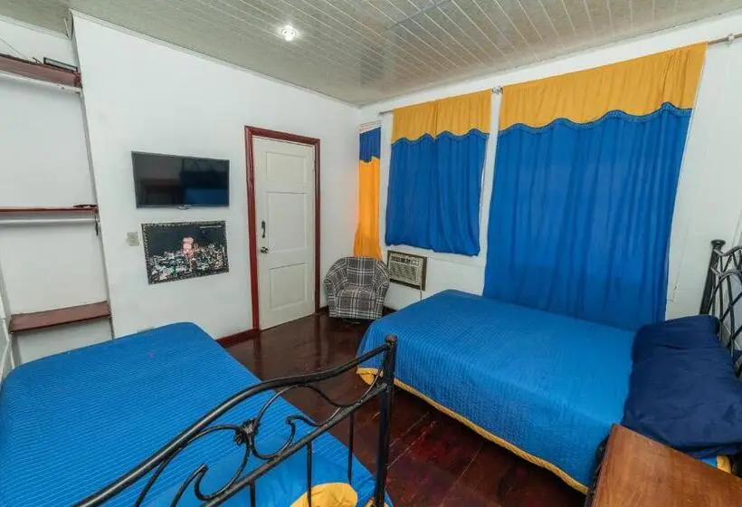 اتاق استاندارد, Hostal Amador Familiar