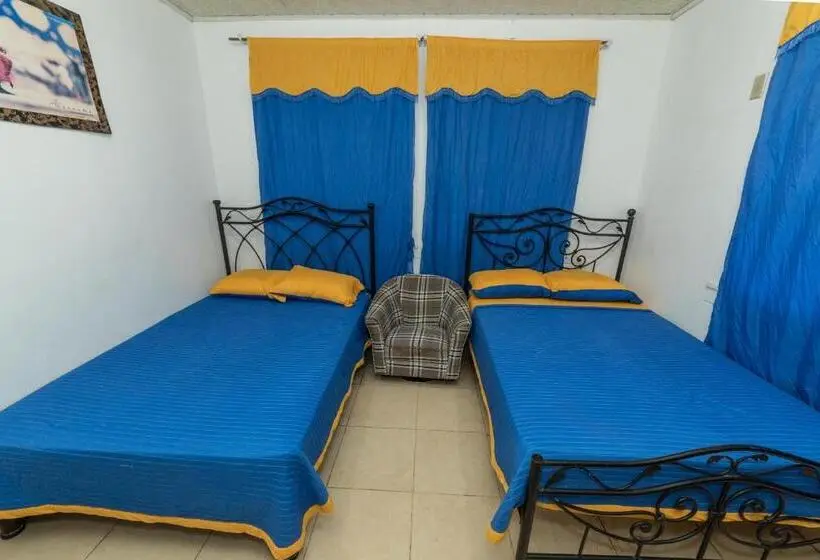 اتاق استاندارد با 2 تخت دوبل, Hostal Amador Familiar