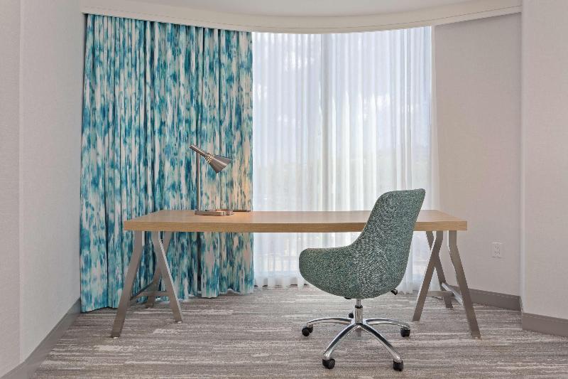 Стандартный Номер Кровать Кинг, Hilton Garden Inn Boston Brookline, Ma