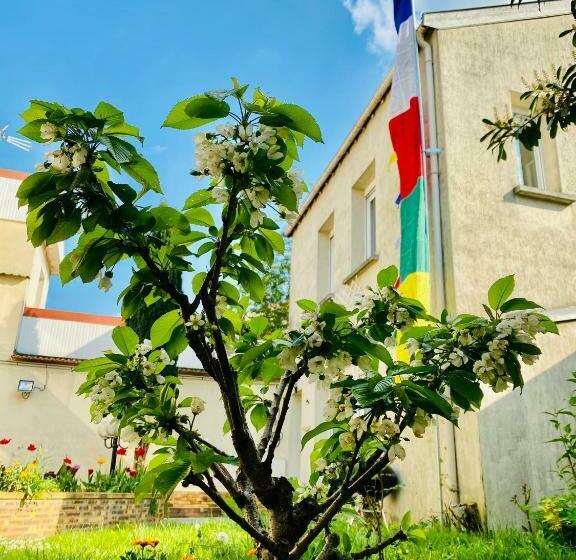 Студио Стандарт Вид на Сад, Reims Sherpa Guest House