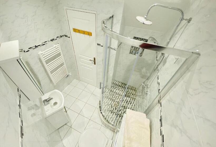 Студио Стандарт Вид на Сад, Reims Sherpa Guest House