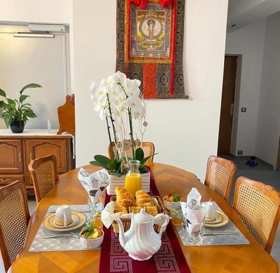 חדר דלוקס, Reims Sherpa Guest House
