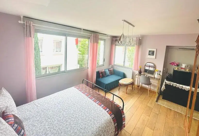 اتاق استاندارد با چشم‌انداز باغ, Reims Sherpa Guest House