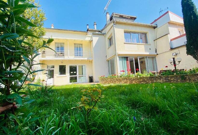 Люкс с Балконом, Reims Sherpa Guest House