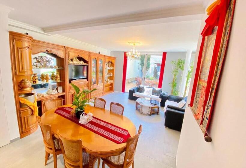 סוויטה עם מרפסת, Reims Sherpa Guest House