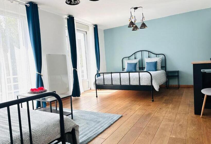 Люкс с Балконом, Reims Sherpa Guest House