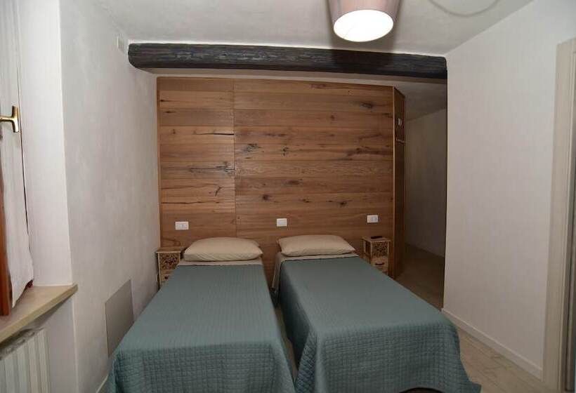 이코노미 룸, B&b Enantio