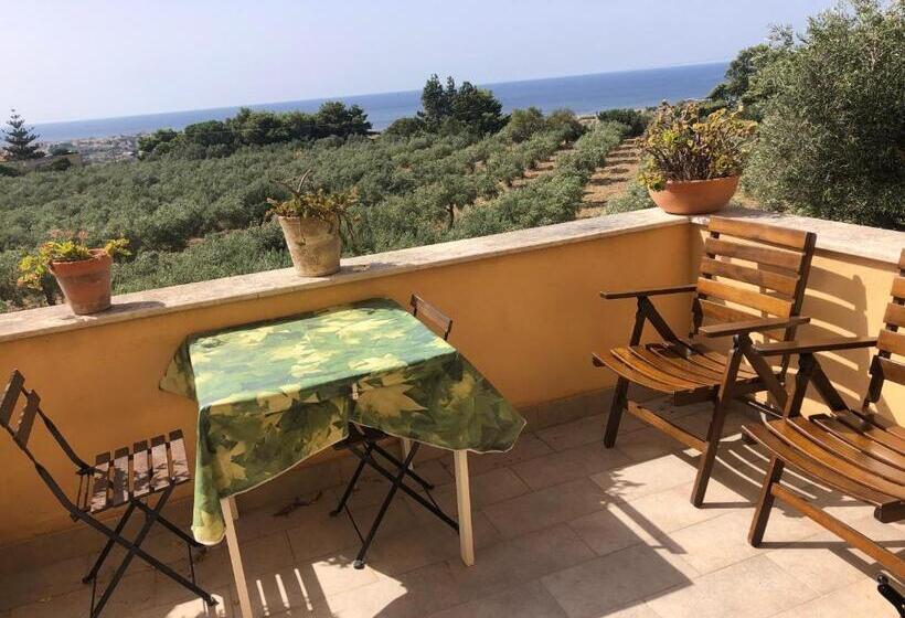 استودیوی استاندارد با چشم‌انداز دریا, Casale Belvedere