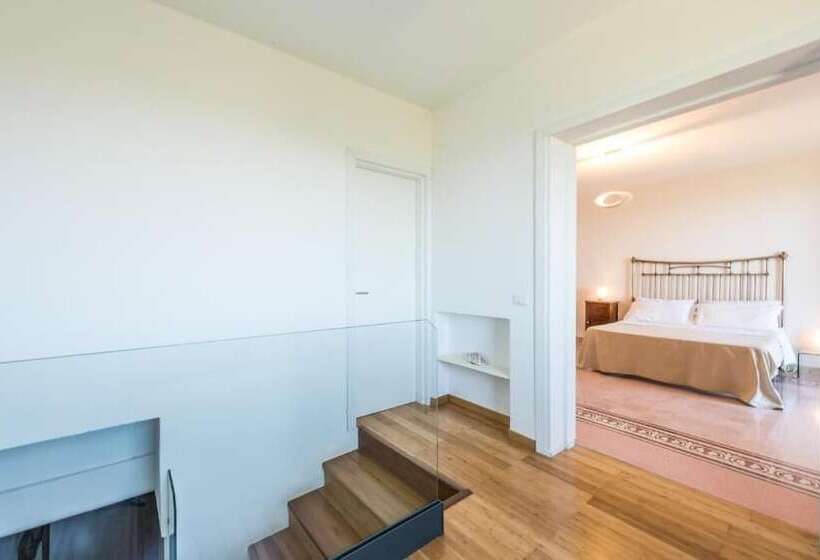 اتاق سوپریور با چشم‌انداز دریا, Casale Belvedere