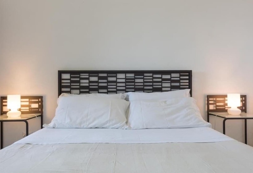 اتاق خانوادگی با چشم‌انداز دریا, Casale Belvedere