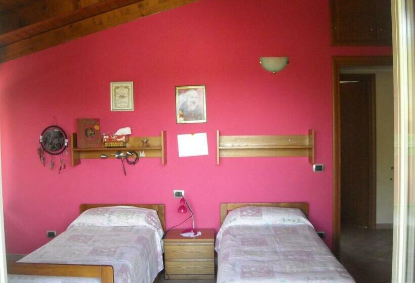 اتاق استاندارد سه نفره, Gli Angeli