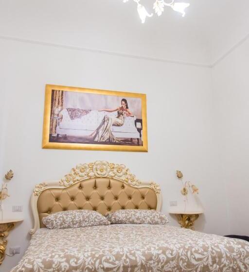 اتاق لوکس با بالکن, Palazzo Le Travi