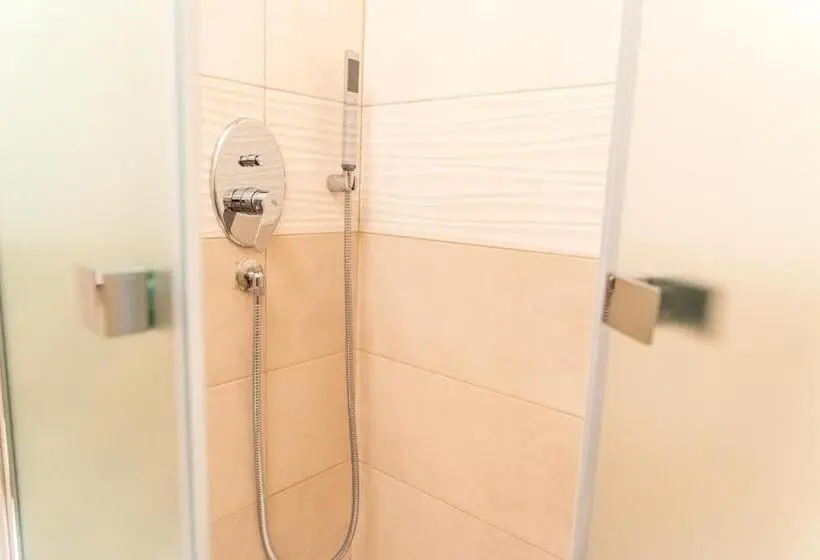 اتاق استاندارد سه تخته با بالکن, Palazzo Le Travi