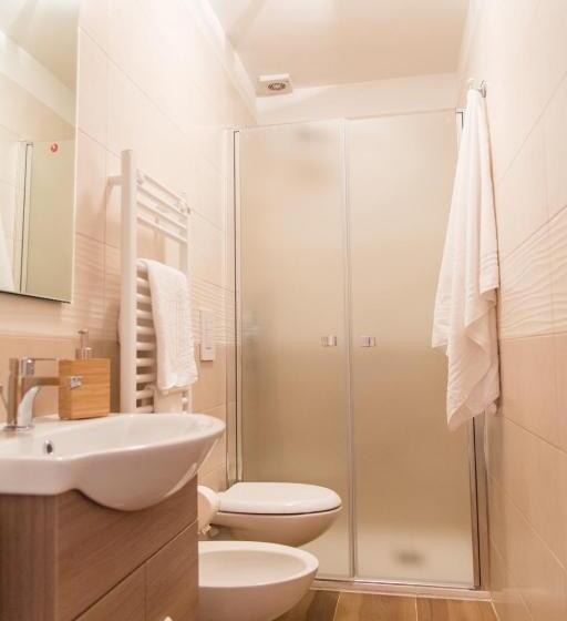 اتاق استاندارد سه تخته با بالکن, Palazzo Le Travi