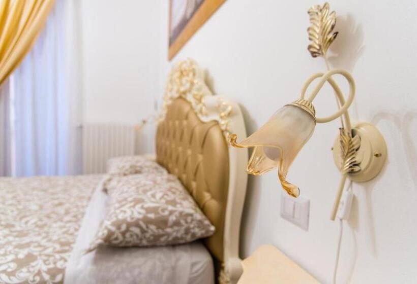 اتاق لوکس با بالکن, Palazzo Le Travi