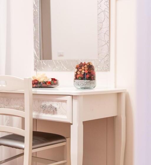 اتاق استاندارد سه تخته با بالکن, Palazzo Le Travi