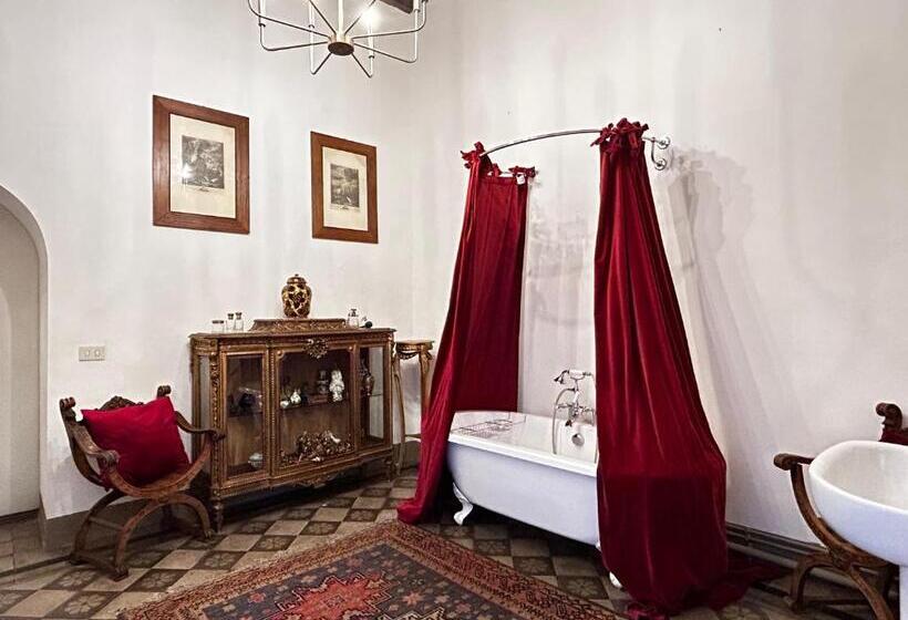 豪华套房, Wirnica