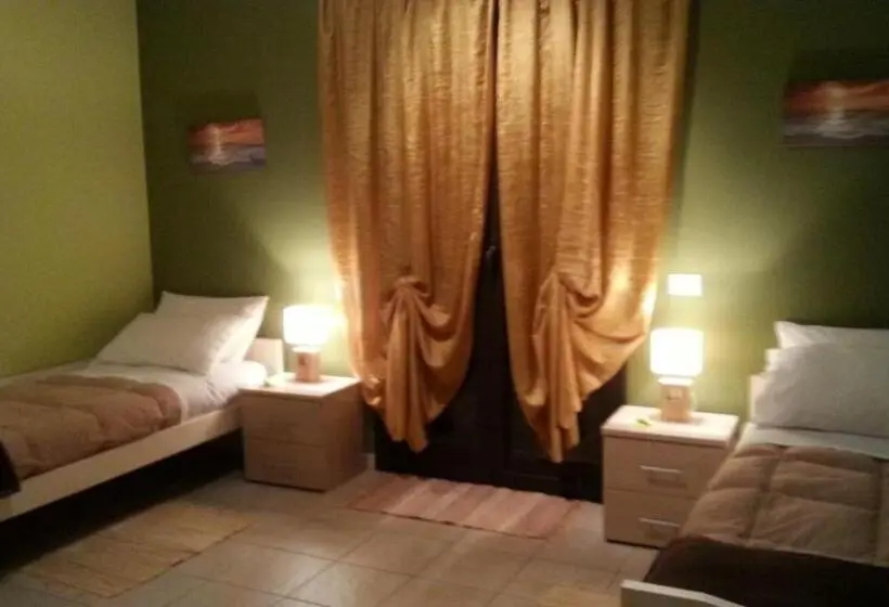 Standard room with outdoor bath, B&b Lavika Pedara