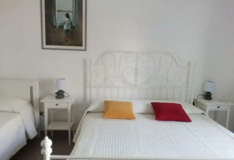 اتاق استاندارد سه نفره, B&b Smile