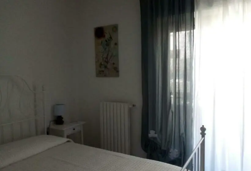 اتاق استاندارد سه نفره, B&b Smile
