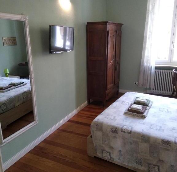 이코노미 룸, Porte Ad Arco